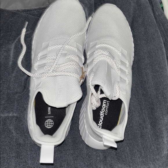 Adidas Cloud White Running Shoes - Picture 4 of 6